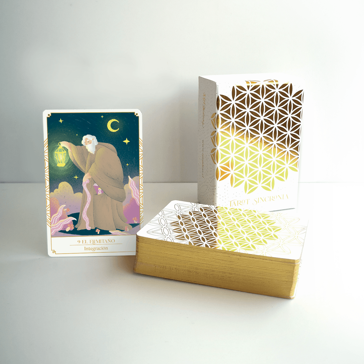 Tarot Sincronía - Mazo de 78 cartas de Tarot dorado - Mazo aprendizaje con minilibro